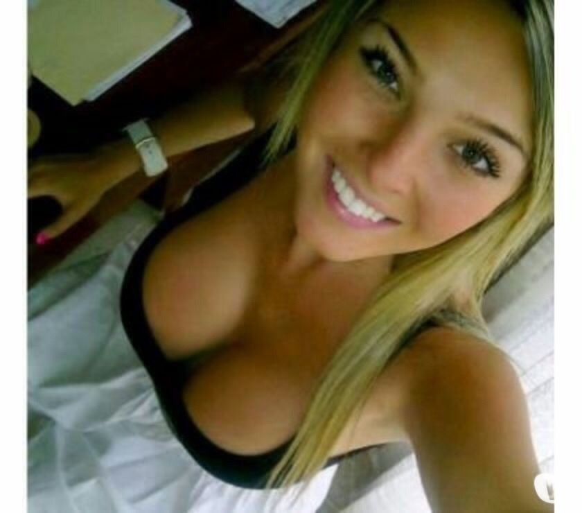 Moment magique avec belle blonde pulpeuse